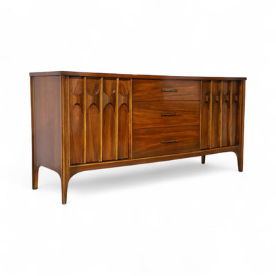 Kent Coffey Perspecta Vintage Mid Century Modern Credenza c. 1960s ā walnut construction, front view