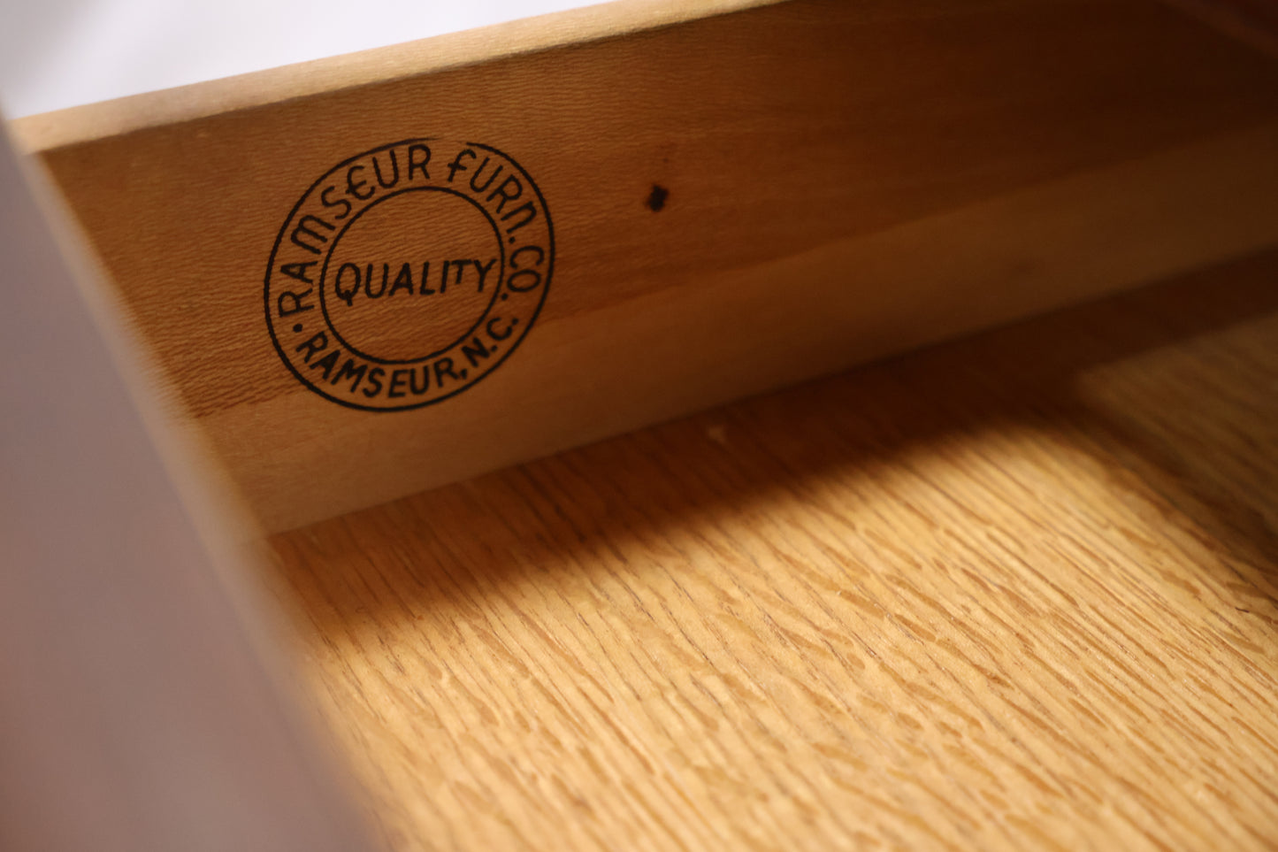 Ramseur Furniture Vintage Mid Century Modern Pair of Nightstands c. 1960s