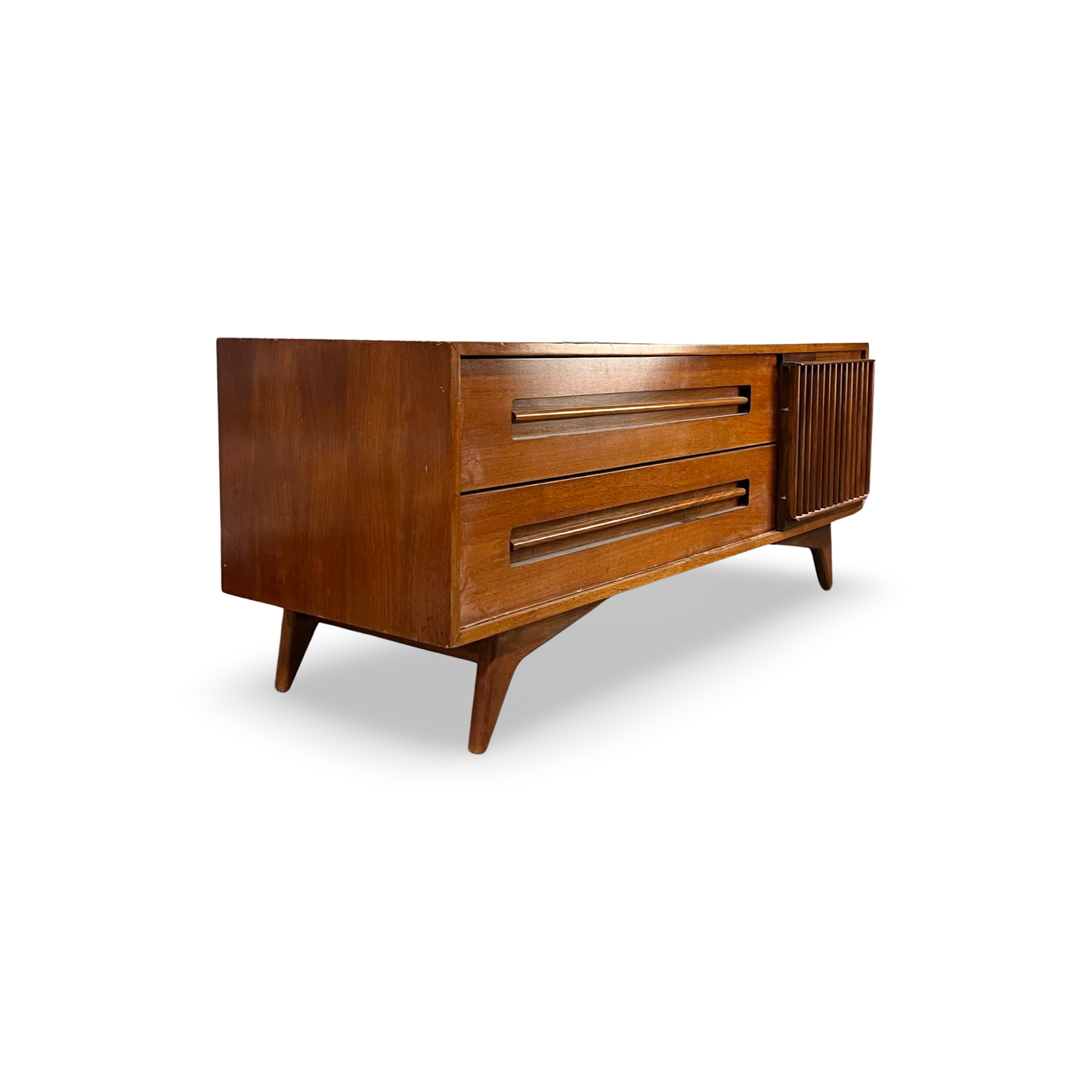 Young Manufacturing Vintage Mid Century Modern Low Profile Credenza Dresser c. 1960s