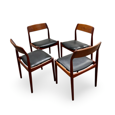 Scantic Mobelvaerk Set of 4 Mid Century Danish Modern Vintage Dinin... ā front view