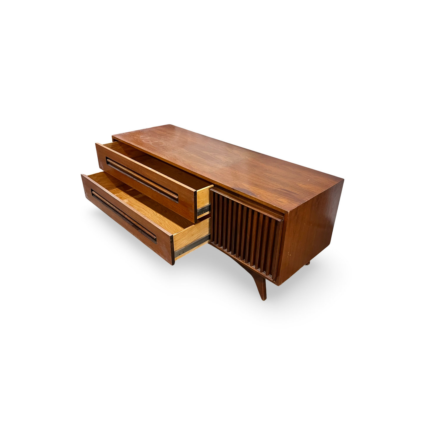 Young Manufacturing Vintage Mid Century Modern Low Profile Credenza Dresser c. 1960s