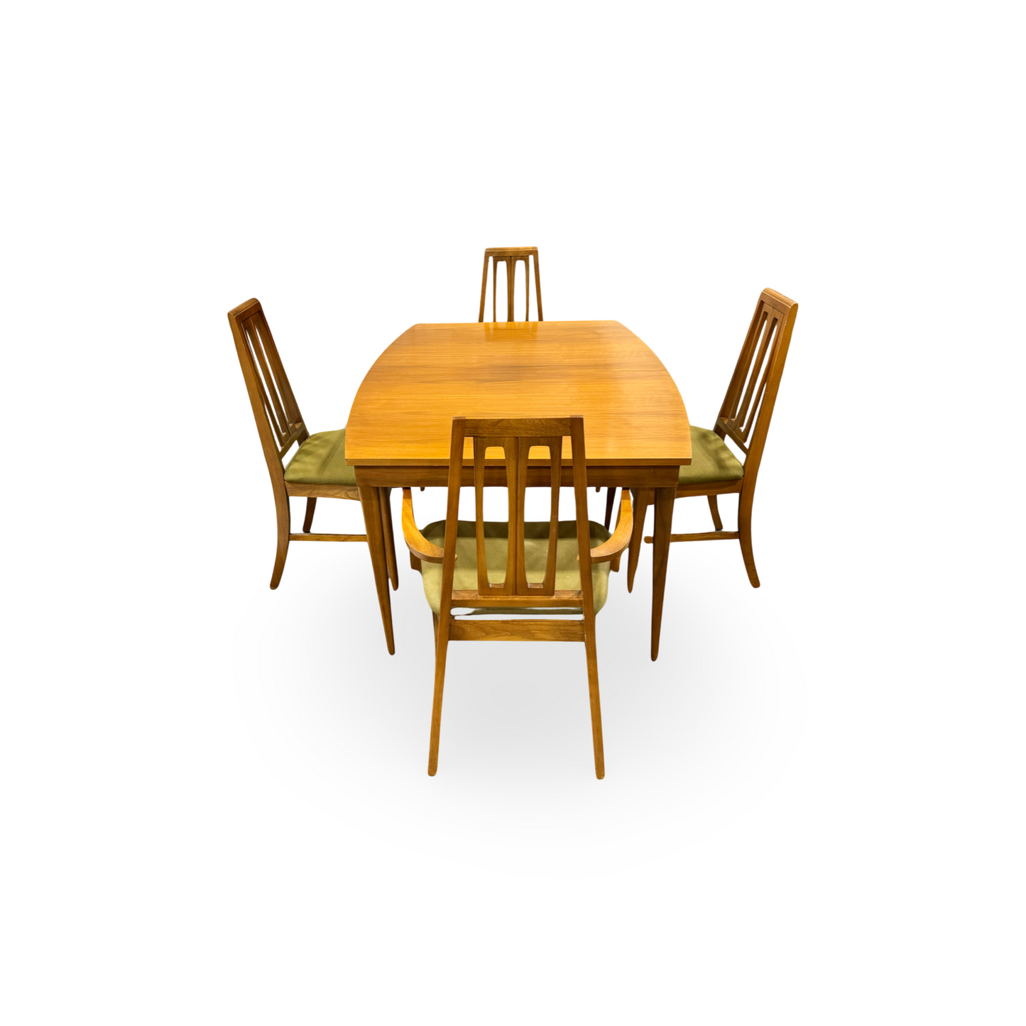 Young Manufacturing Mid Century Extending Walnut Dining Table c. 1970s