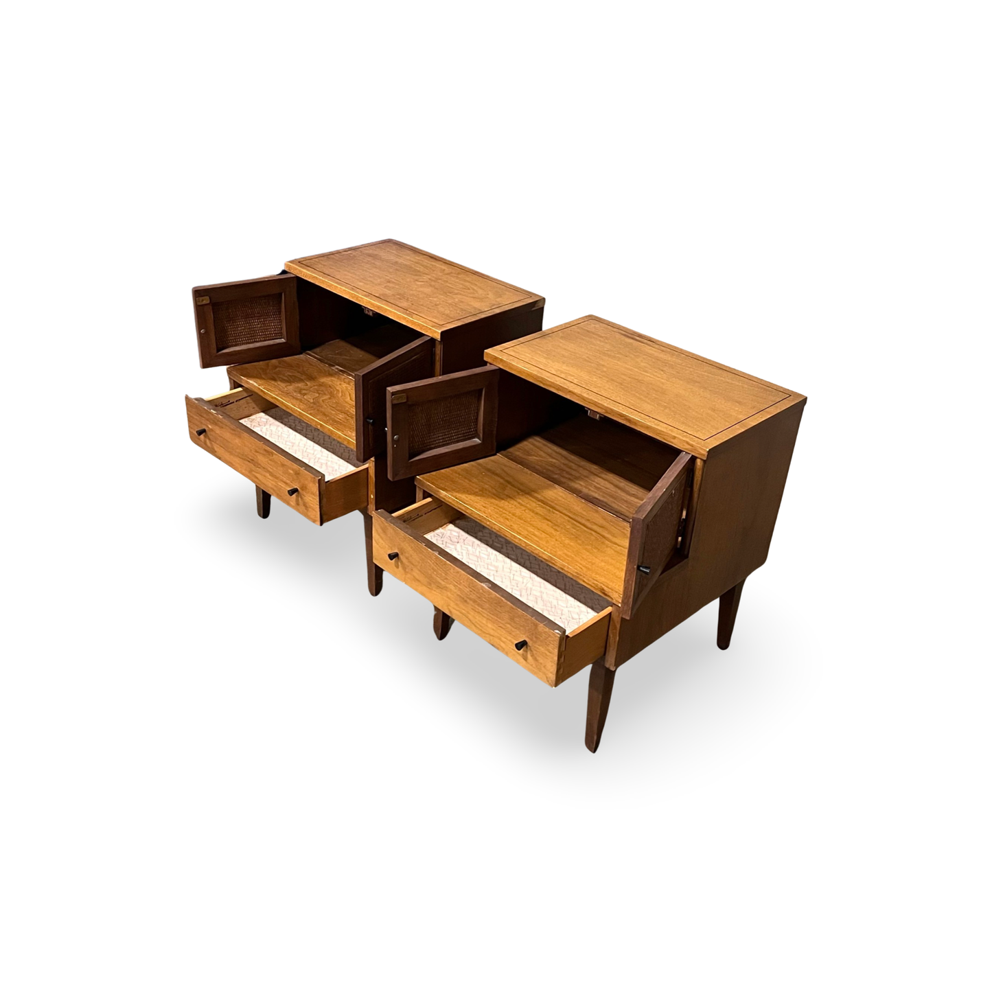 American of Martinsville Early Vintage Mid Century Modern Pair of Nightstands c. 1960s