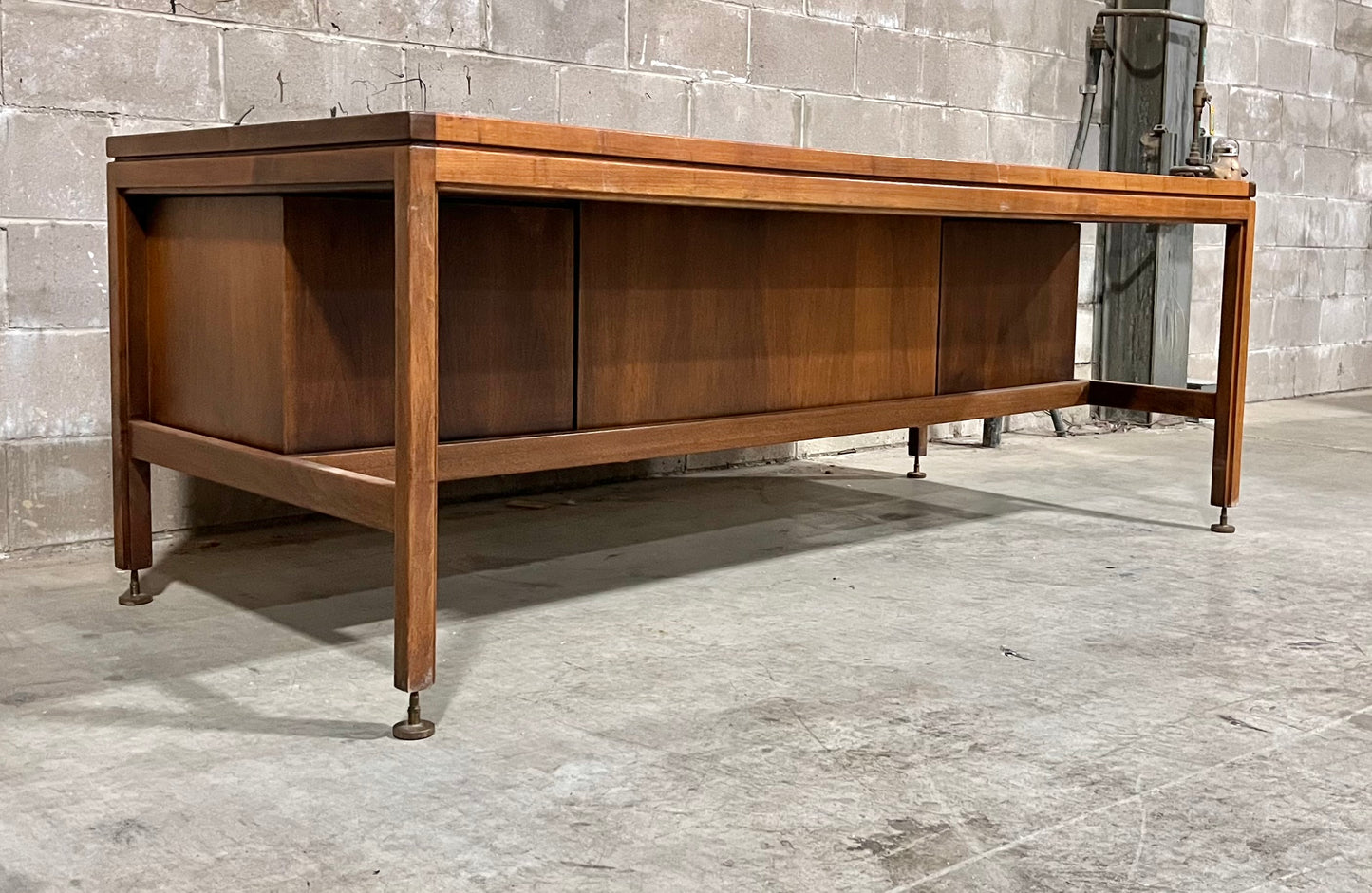 Jens Risom Vintage Mid Century Modern Executive Desk c. 1960s