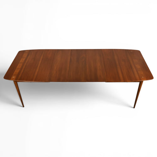 Accord dining table leaves detail