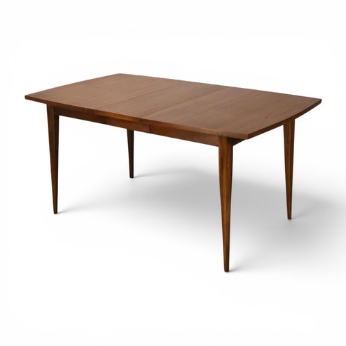 Broyhill Saga dining table extended top view showing walnut grain