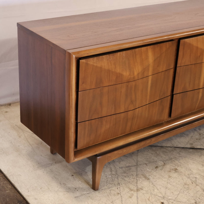 Left corner of the lowboy after restoration