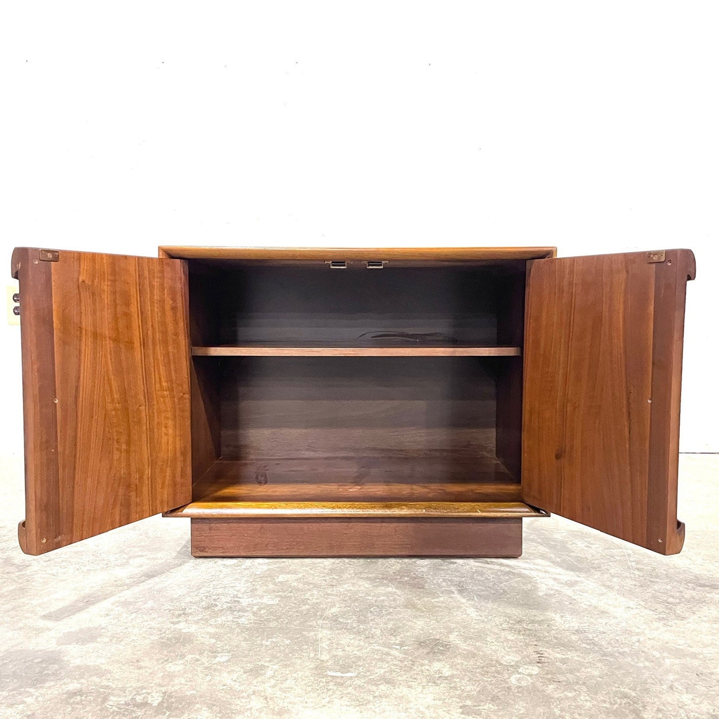 Lane “Summit Collection” Mid Century Modern Walnut and Burlwood Nightstand c. 1960s