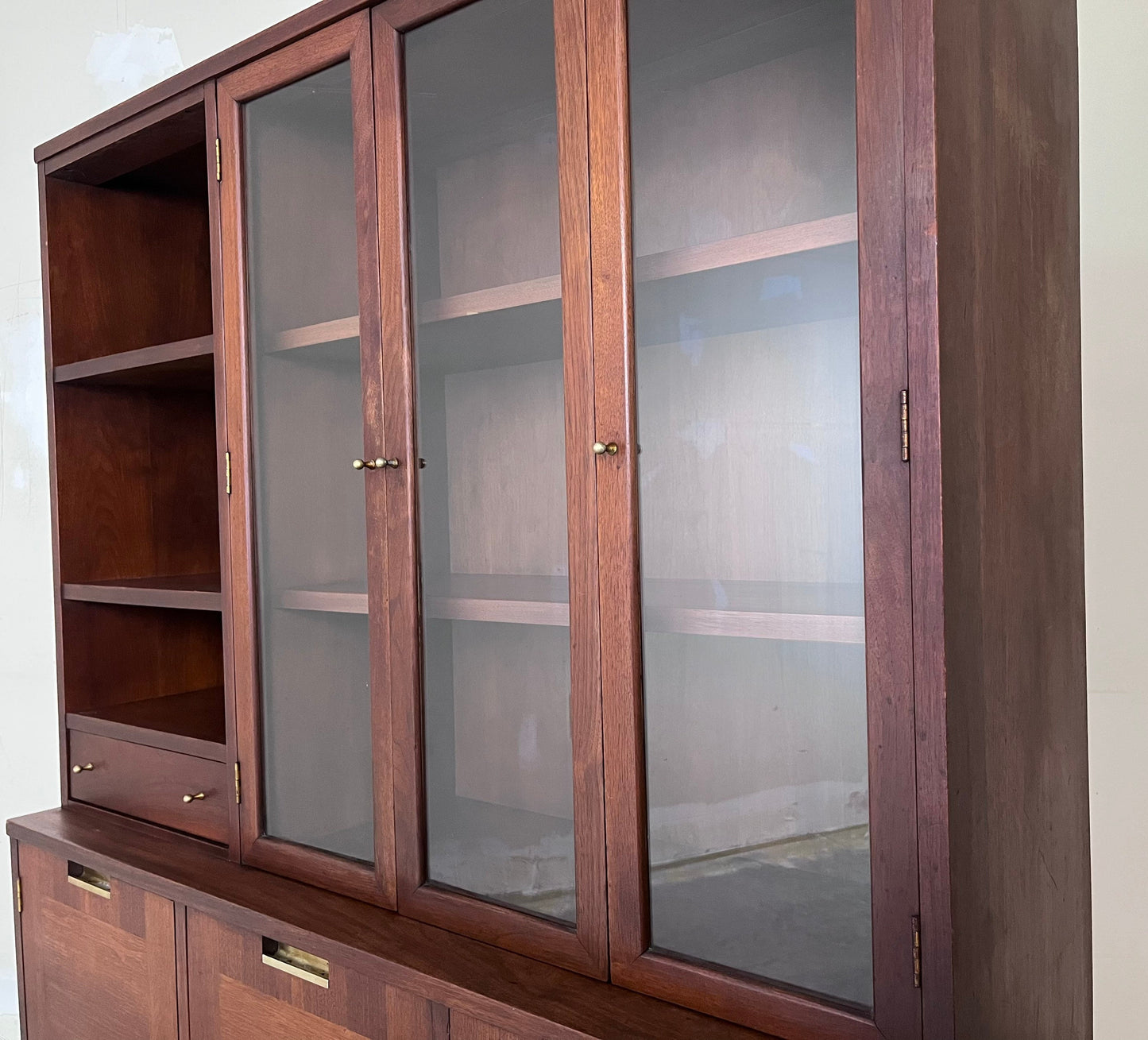 Merton Gershun for American of Martinsville Mid Century Modern China Cabinet