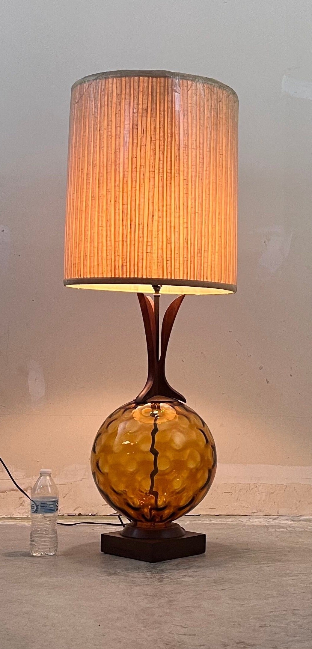 Mid Century Modern Vintage 1960's Modeline Style Table Lamp
