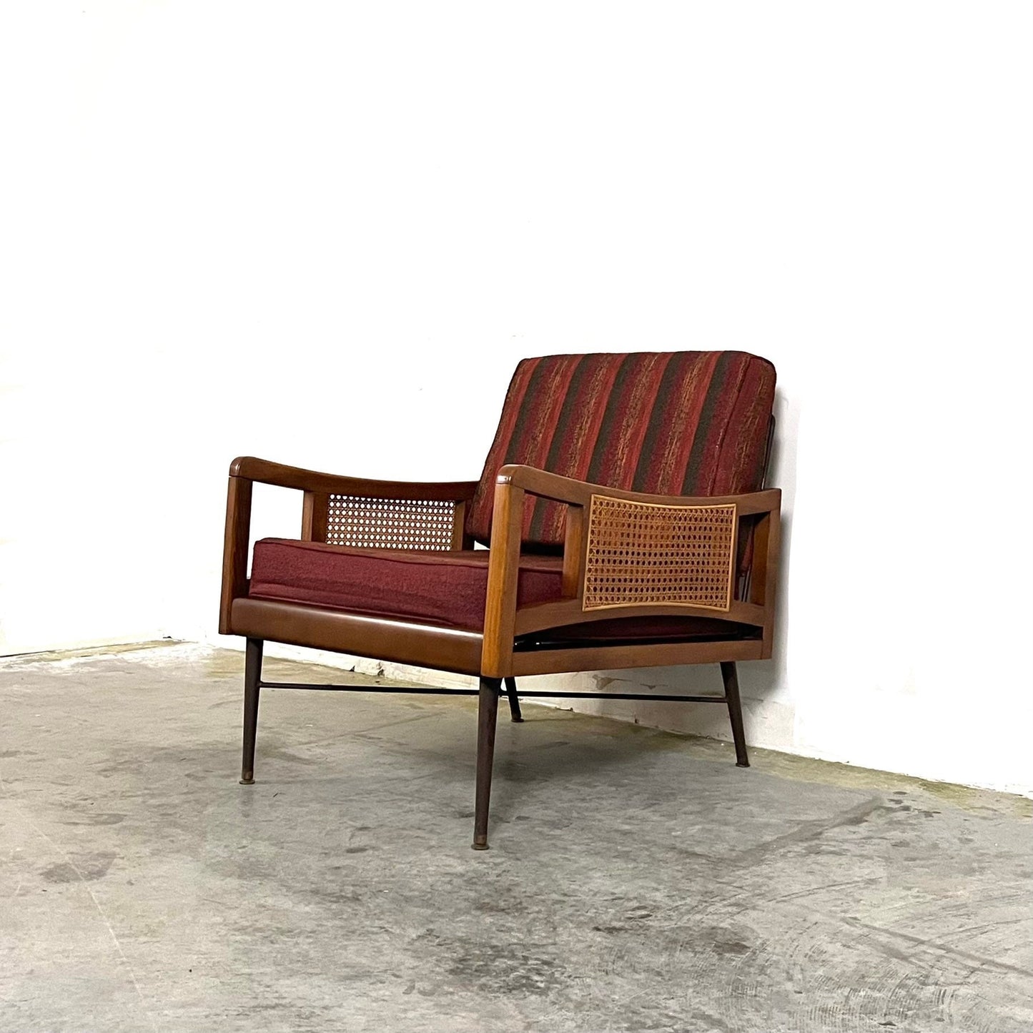 Western Bed Products of NY Mid Century Modern Lounge Easy Chair c.