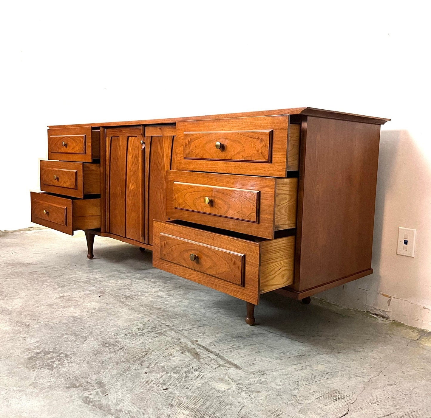 Vintage Concave Mid Century Modern Longboy 9 Drawer Dresser c. 1960s