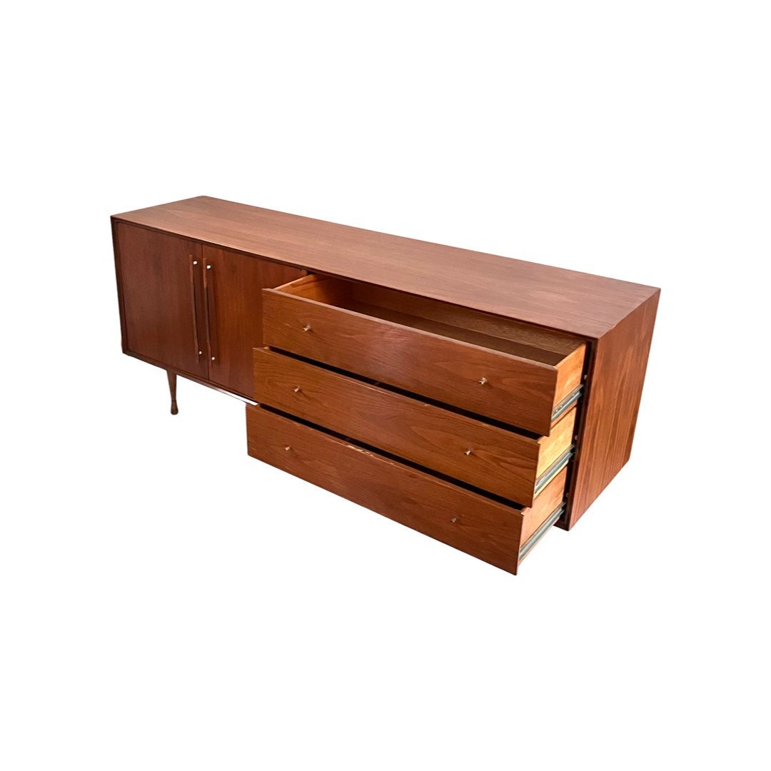 Danish Style Vintage Mid Century Modern 6 Drawer Lowboy Dresser c. 1960s