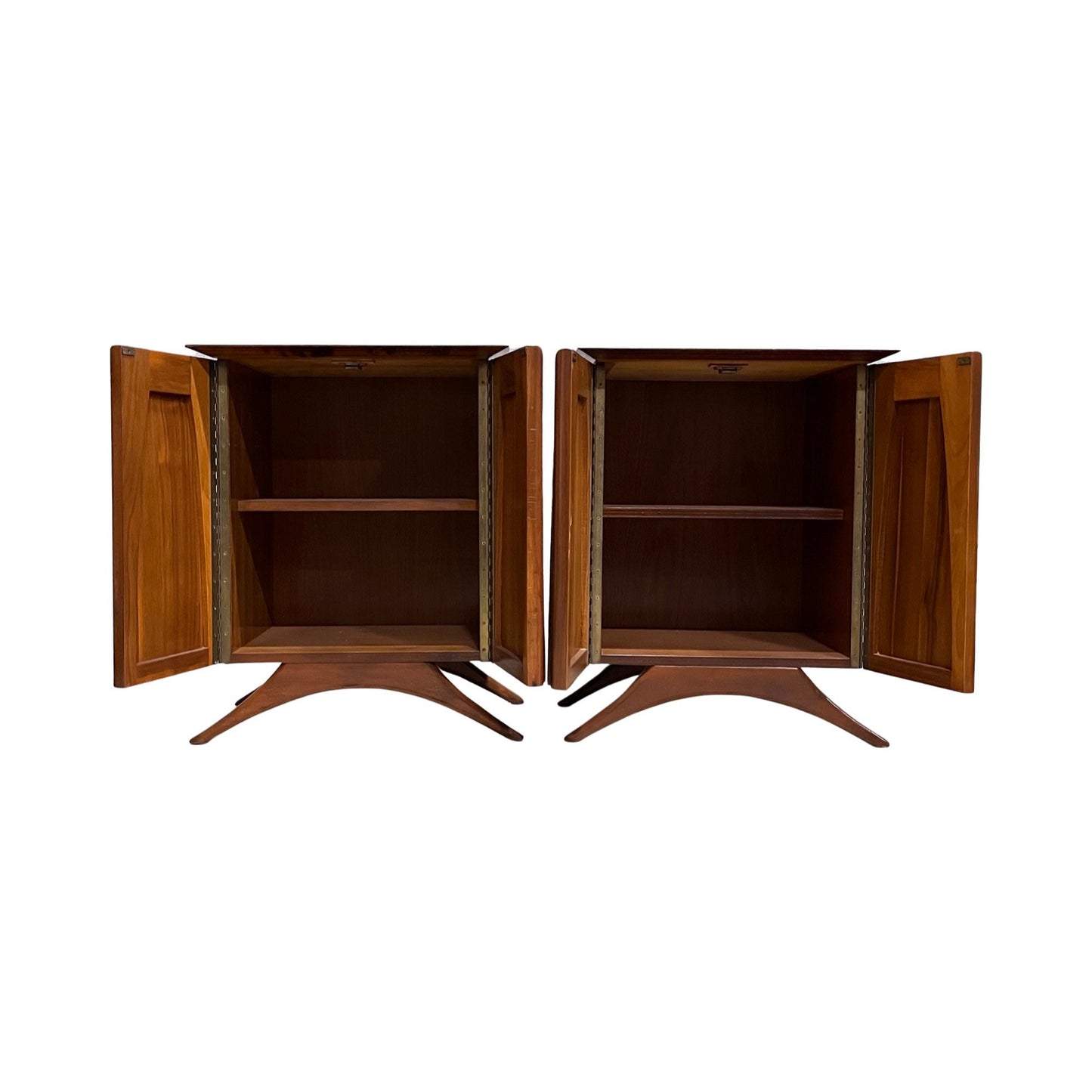 Vladimir Kagan style Mid Century Modern Pair of Nightstands c. 1960s