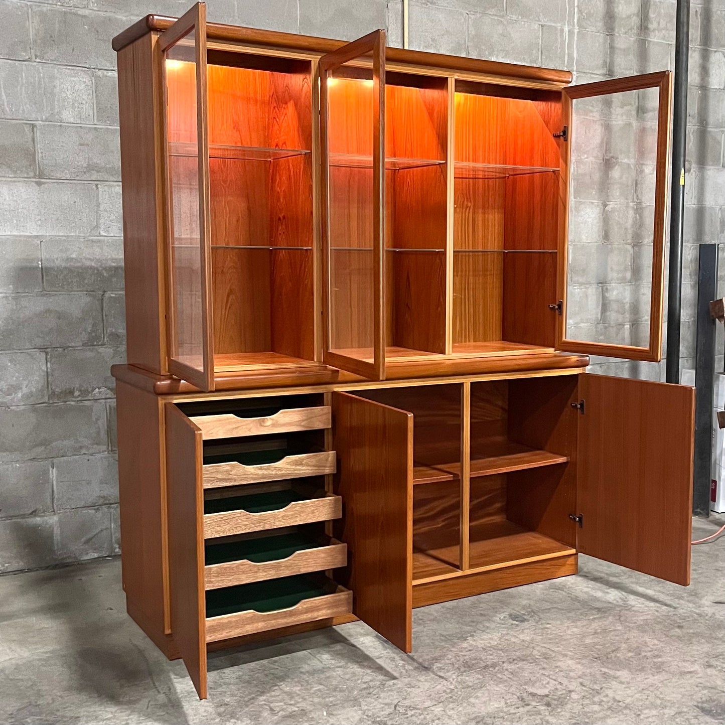 Rasmus Danish Mid Century Modern Lighted Teak China Cabinet Hutch c. 1970s
