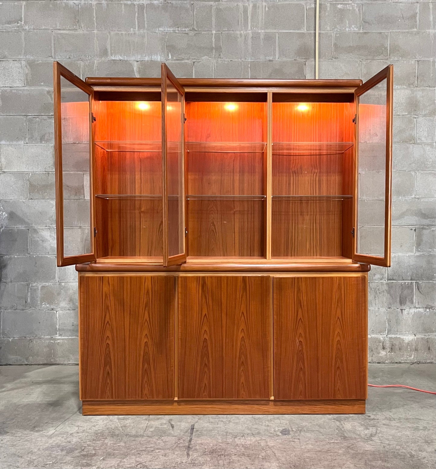 Rasmus Danish Mid Century Modern Lighted Teak China Cabinet Hutch c. 1970s