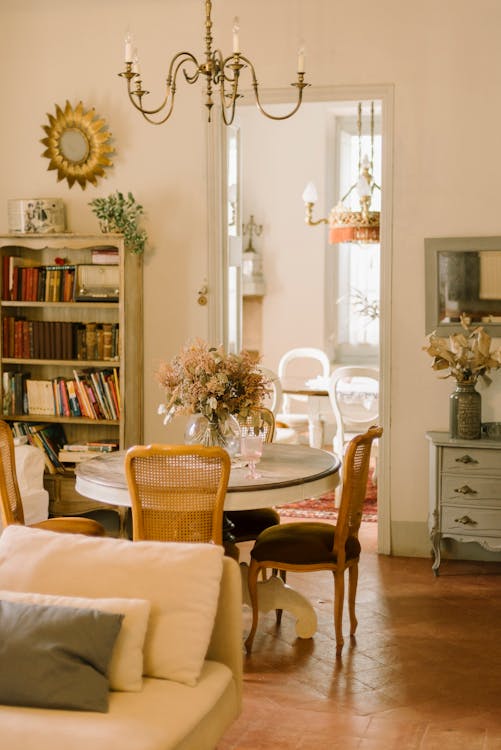 What Vintage Furniture Actually Sells — And What Sits: A Consignment Insider’s Take