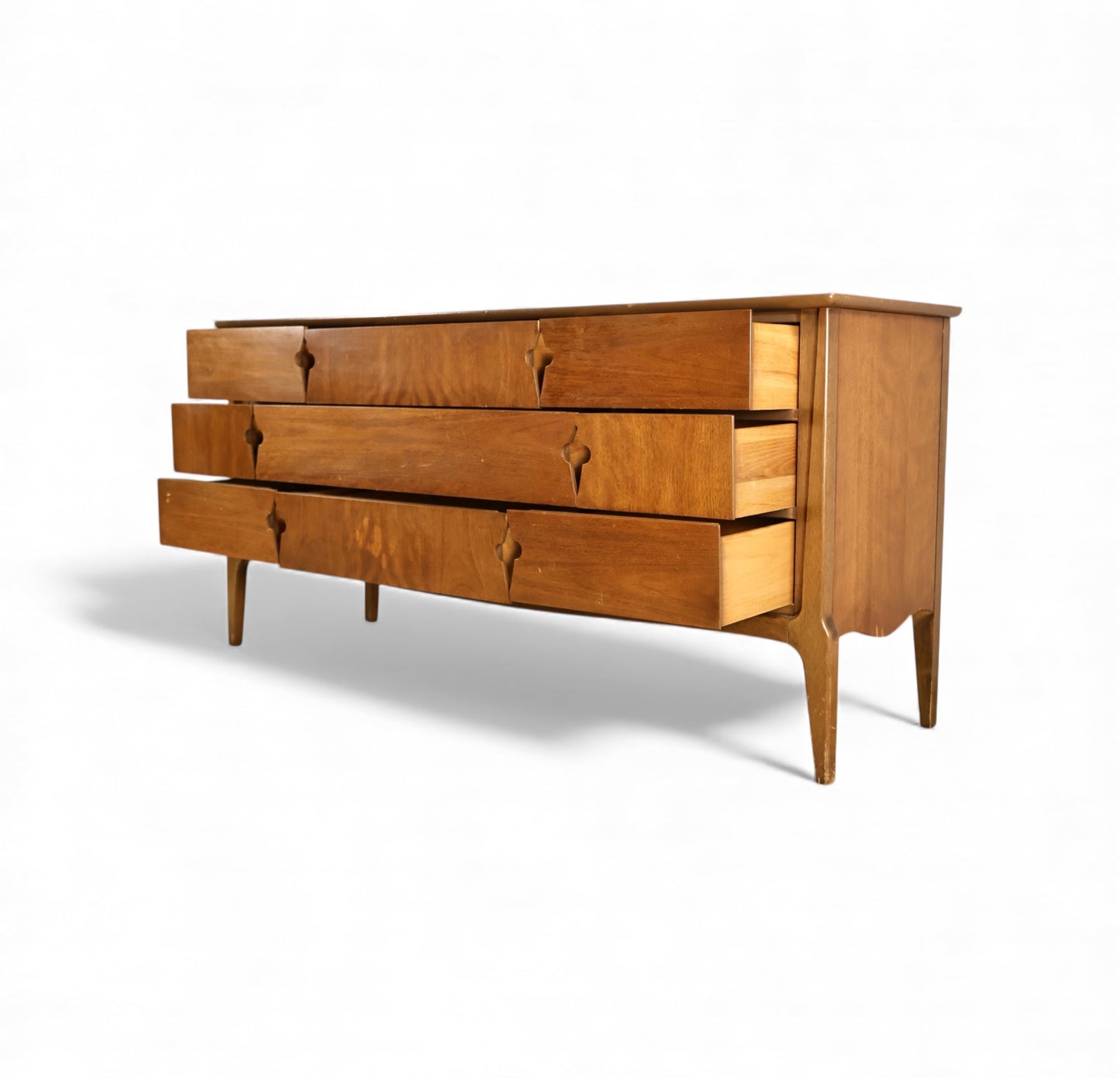 United Furniture Vintage Mid Centuet Modern 9 Drawer Keyhole Pull Lowboy Dresser c. 1960s