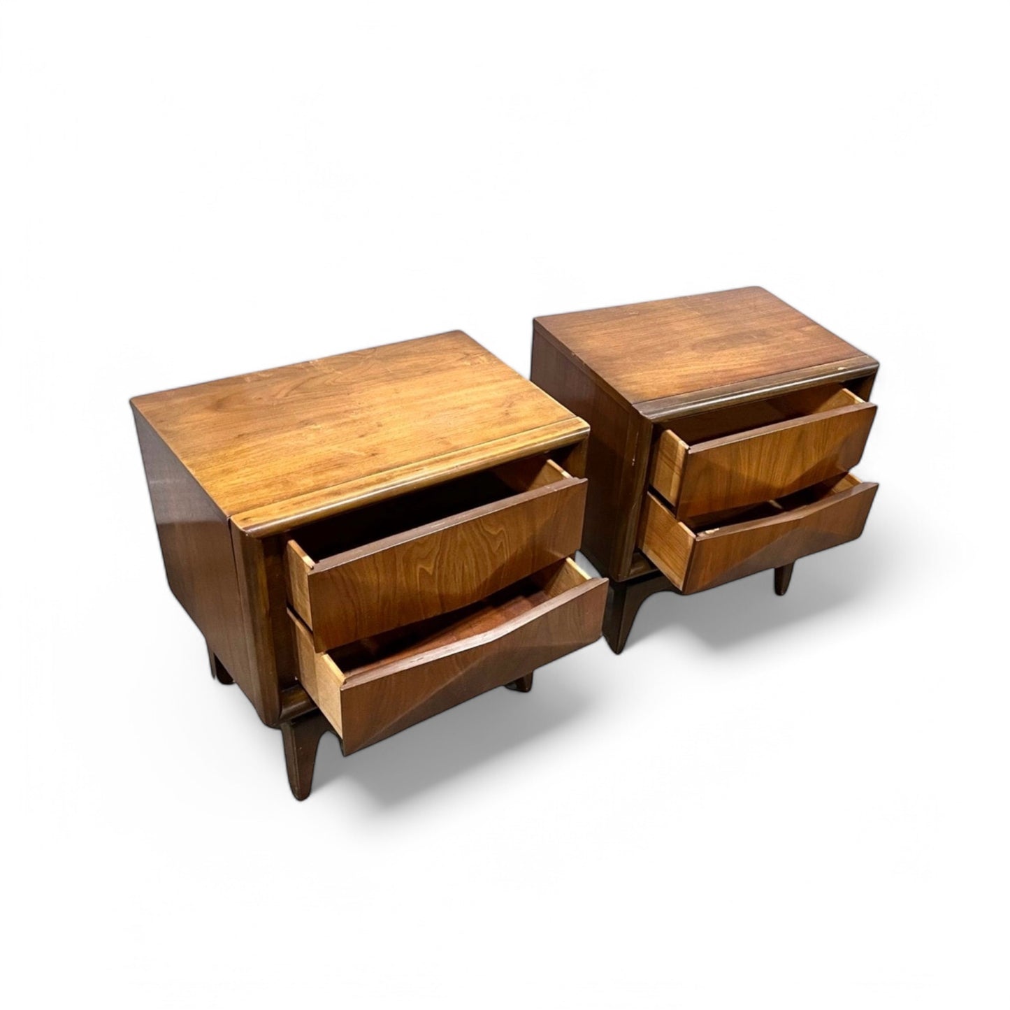 United Furniture Diamond Front Mid Century Modern Pair of Nightstands c. 1960s