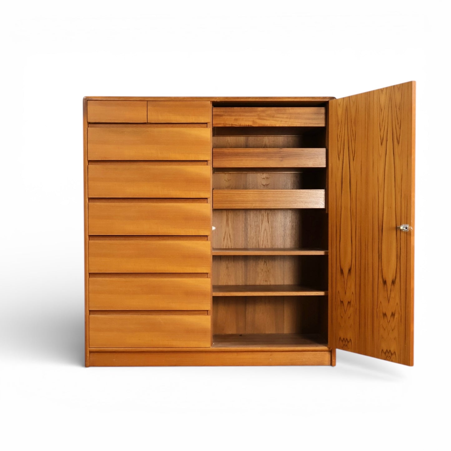 Nordisk Andels-Eksport Vintage Mid Century Danish Modern Highboy Teak Dresser c. 1970s