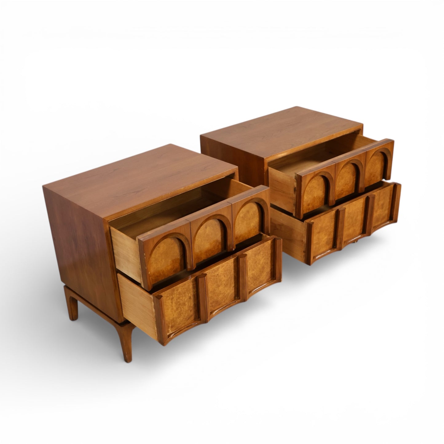 Thomasville Vintage Burlwood Mid Century Modern Sculptural Pain of Nightstands c. 1960s