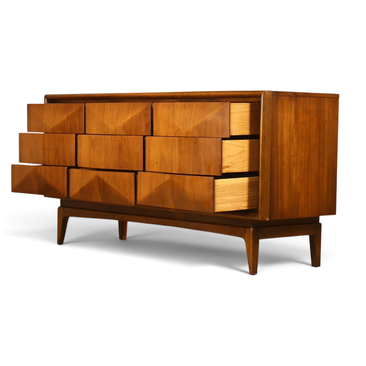 United Furniture Diamond Front Vintage Mid Century Modern Nine Drawer Lowboy Dresser c. 1960s