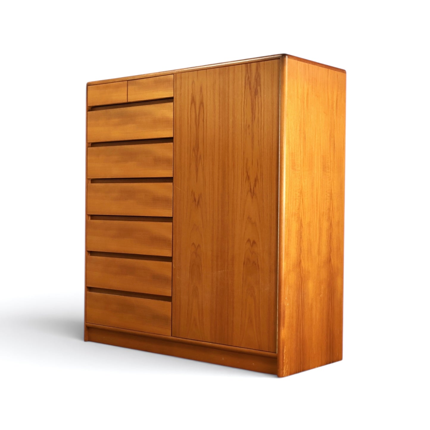 Nordisk Andels-Eksport Vintage Mid Century Danish Modern Highboy Teak Dresser c. 1970s