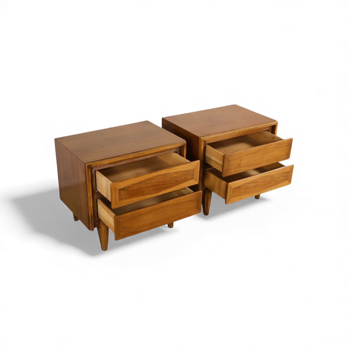 American of Martinsville Vintage Mid Century Modern Pair of Petite Nightstands c. 1960s