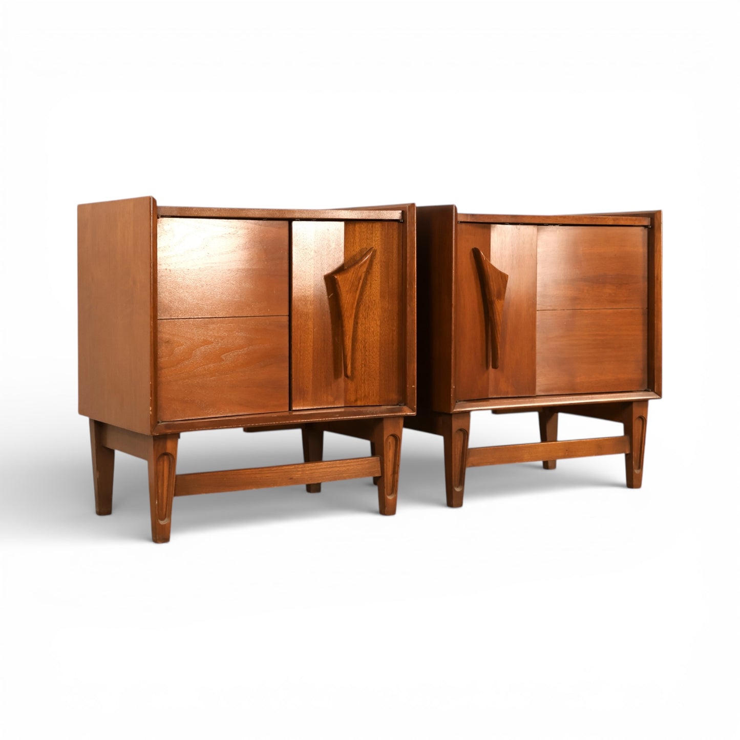 Specialty Woodcraft Inc. Vintage Mid Century Modern Pair of Nightstands c. 1960s