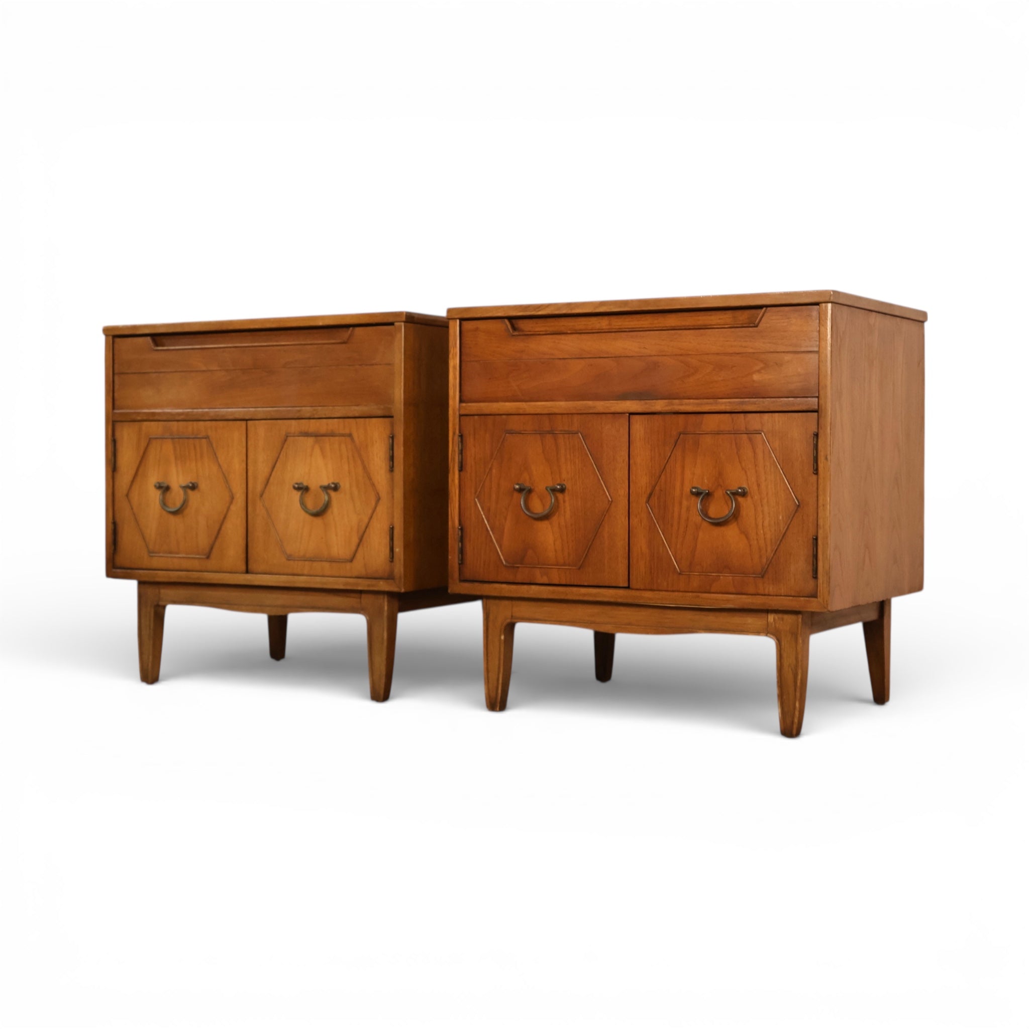 Thomasville Omega Vintage Mid Century Modern Pair of Nightstands c