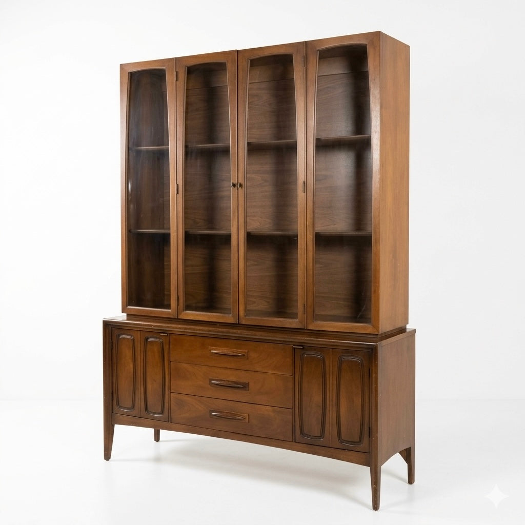 Broyhill Emphasis Vintage Mid Century Modern 2 Piece Buffet and Hut... — tapered legs detail
