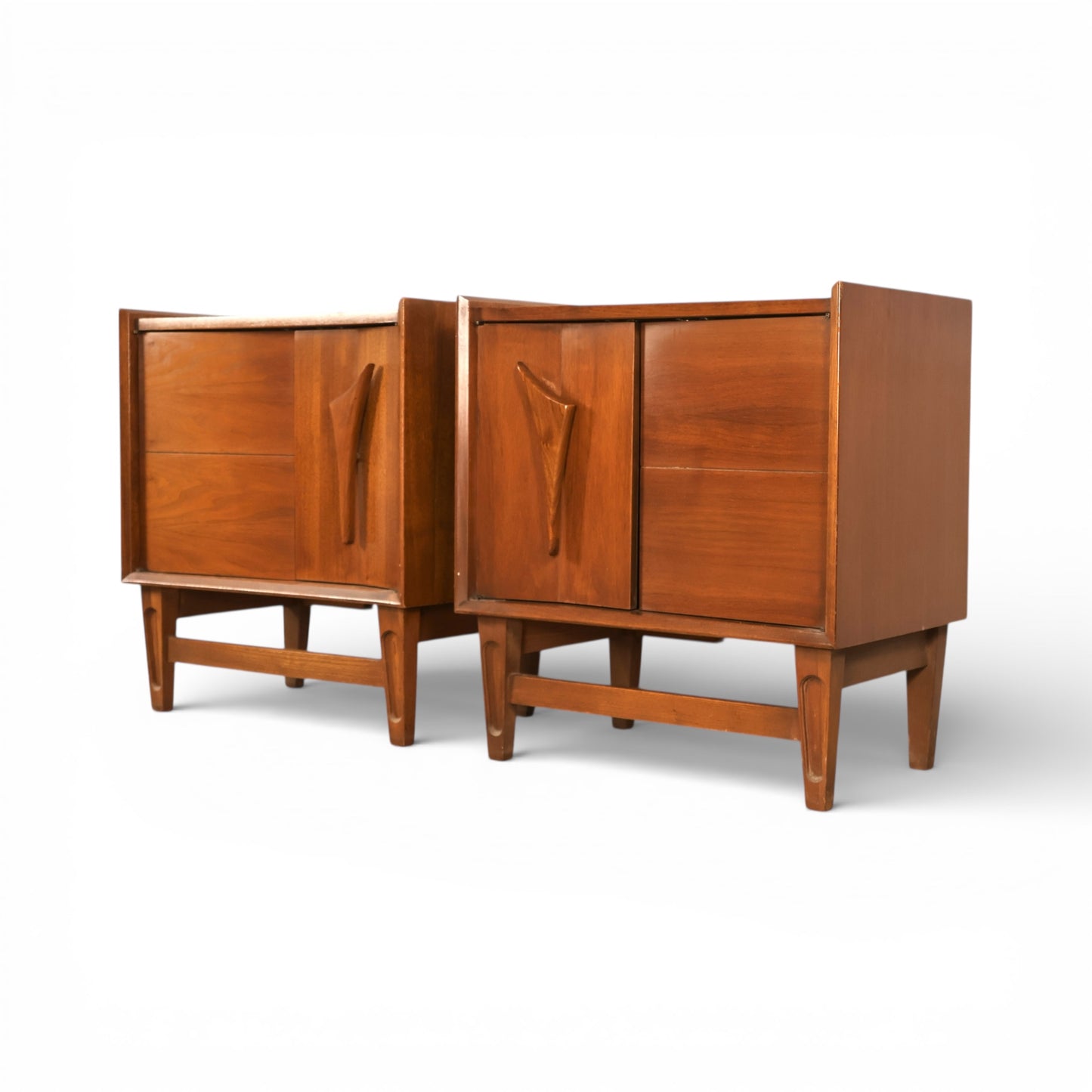 Specialty Woodcraft Inc. Vintage Mid Century Modern Pair of Nightstands c. 1960s