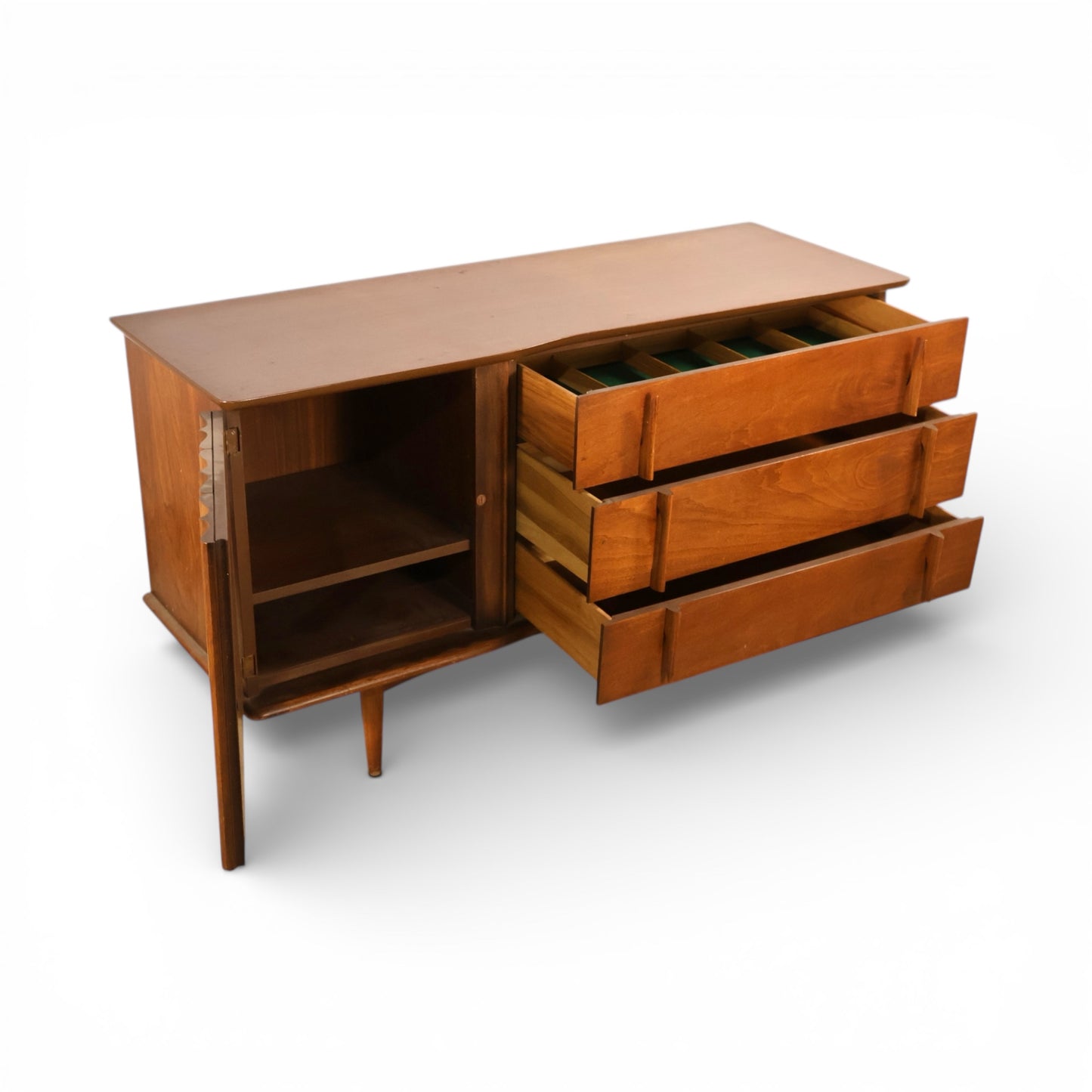 United Furniture Vintage Mid Century Modern Buffet Credenza c. 1960s