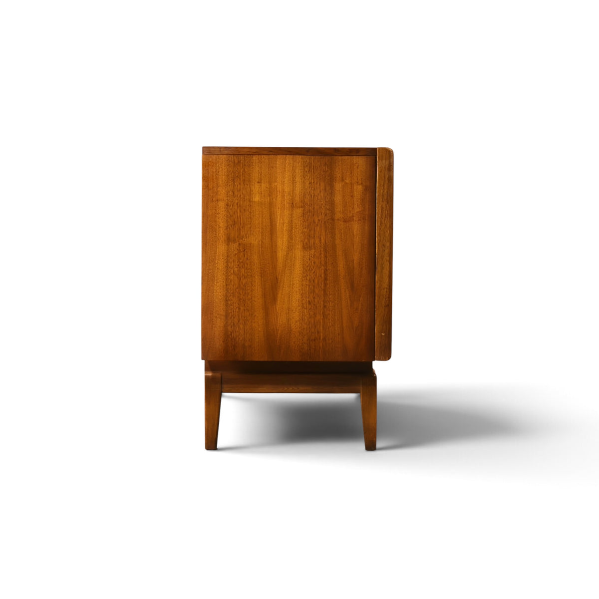 United Furniture Diamond Front Vintage Mid Century Modern Nine Drawer Lowboy Dresser c. 1960s
