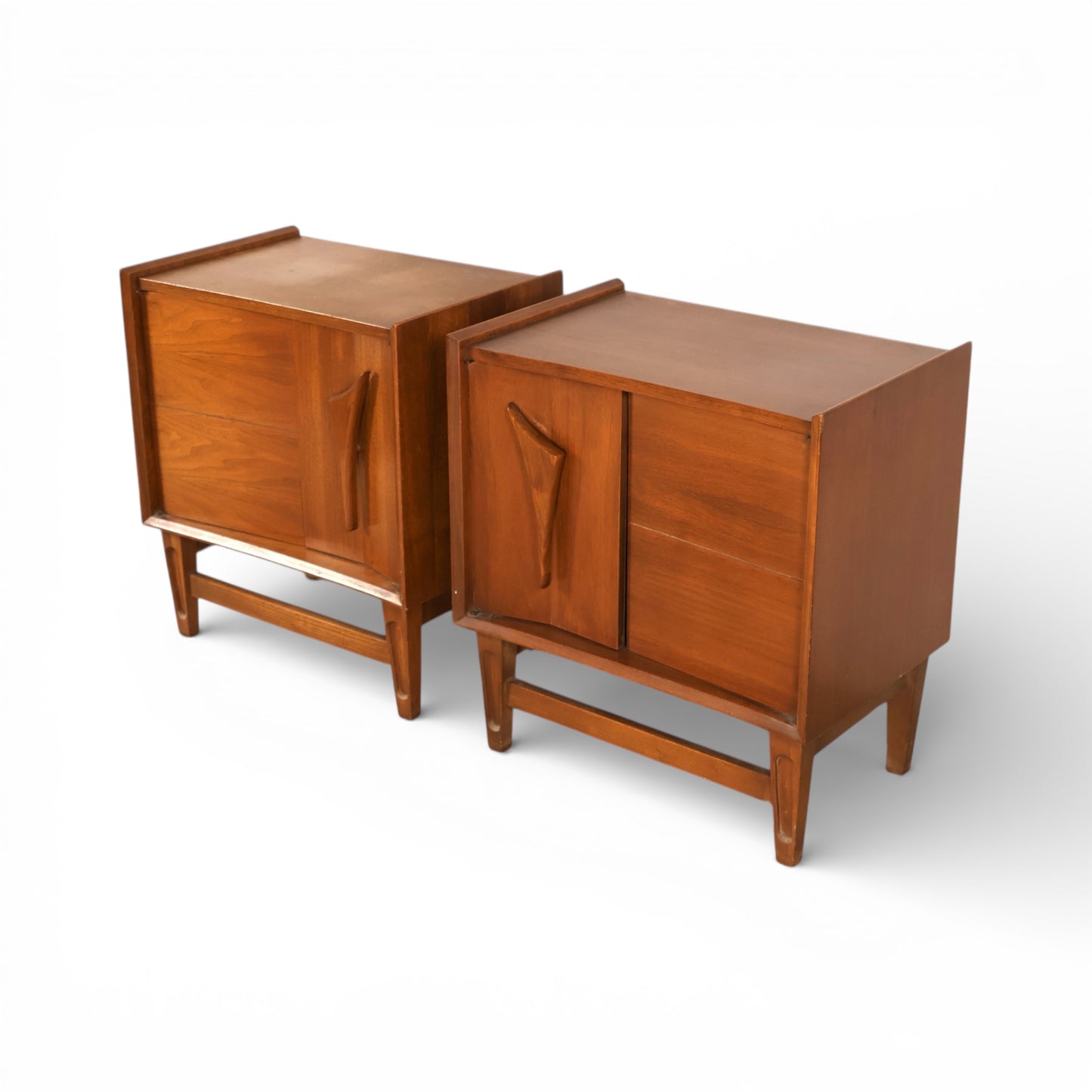 Specialty Woodcraft Inc. Vintage Mid Century Modern Pair of Nightstands c. 1960s