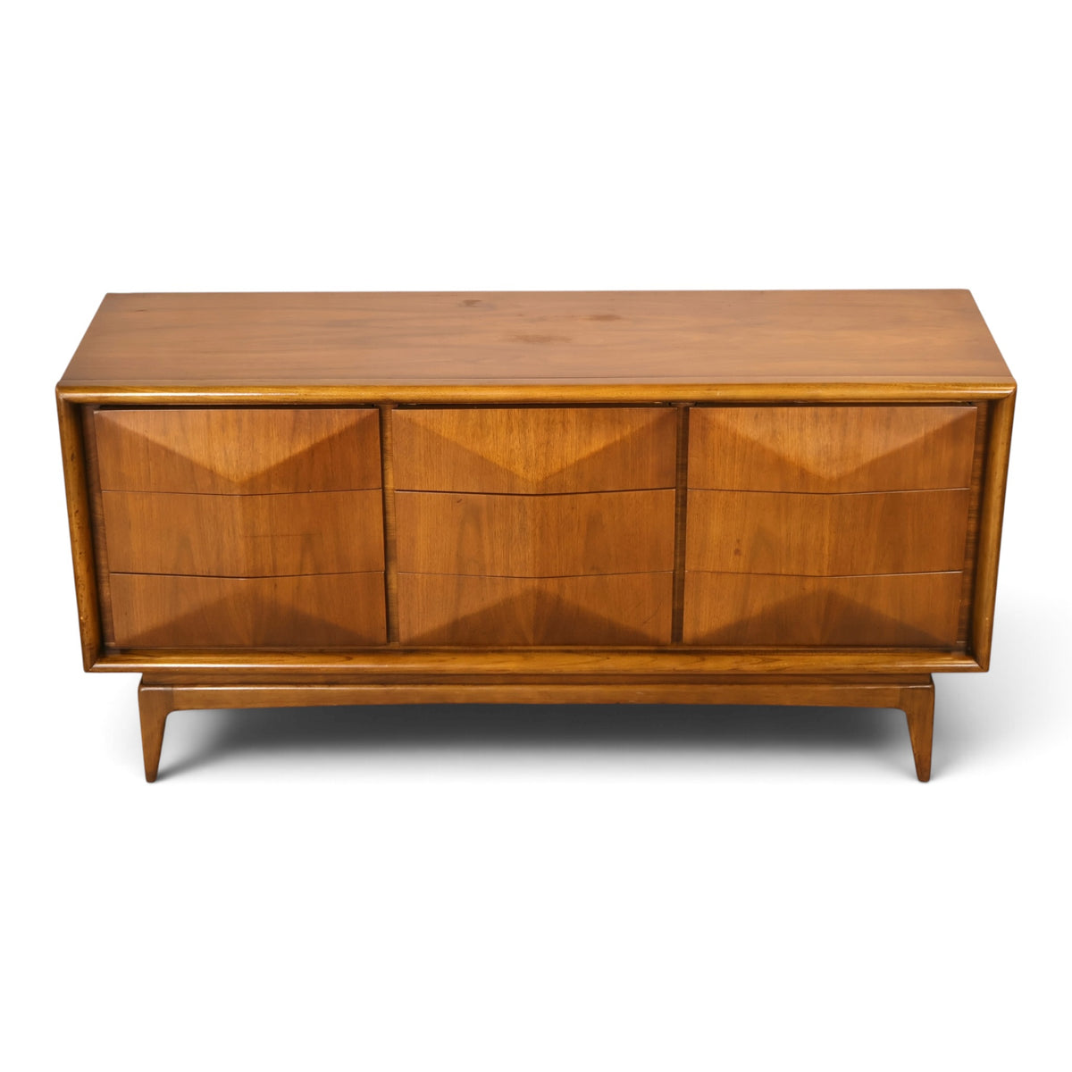 United Furniture Diamond Front Vintage Mid Century Modern Nine Drawer Lowboy Dresser c. 1960s