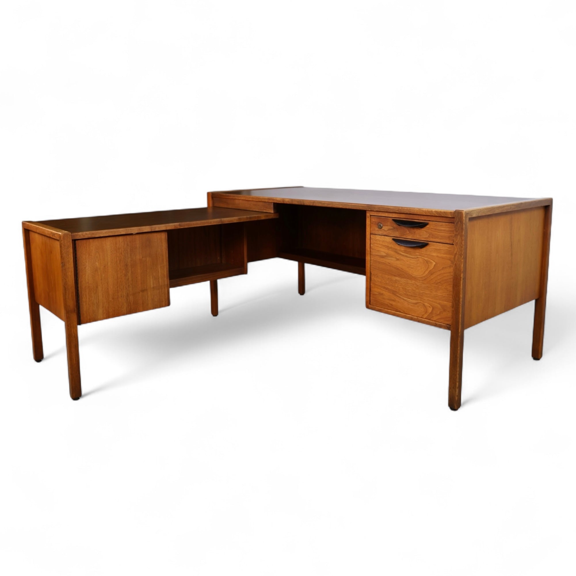 Jens Risom: Mid-Century Design Pioneer | Timeless Elegance