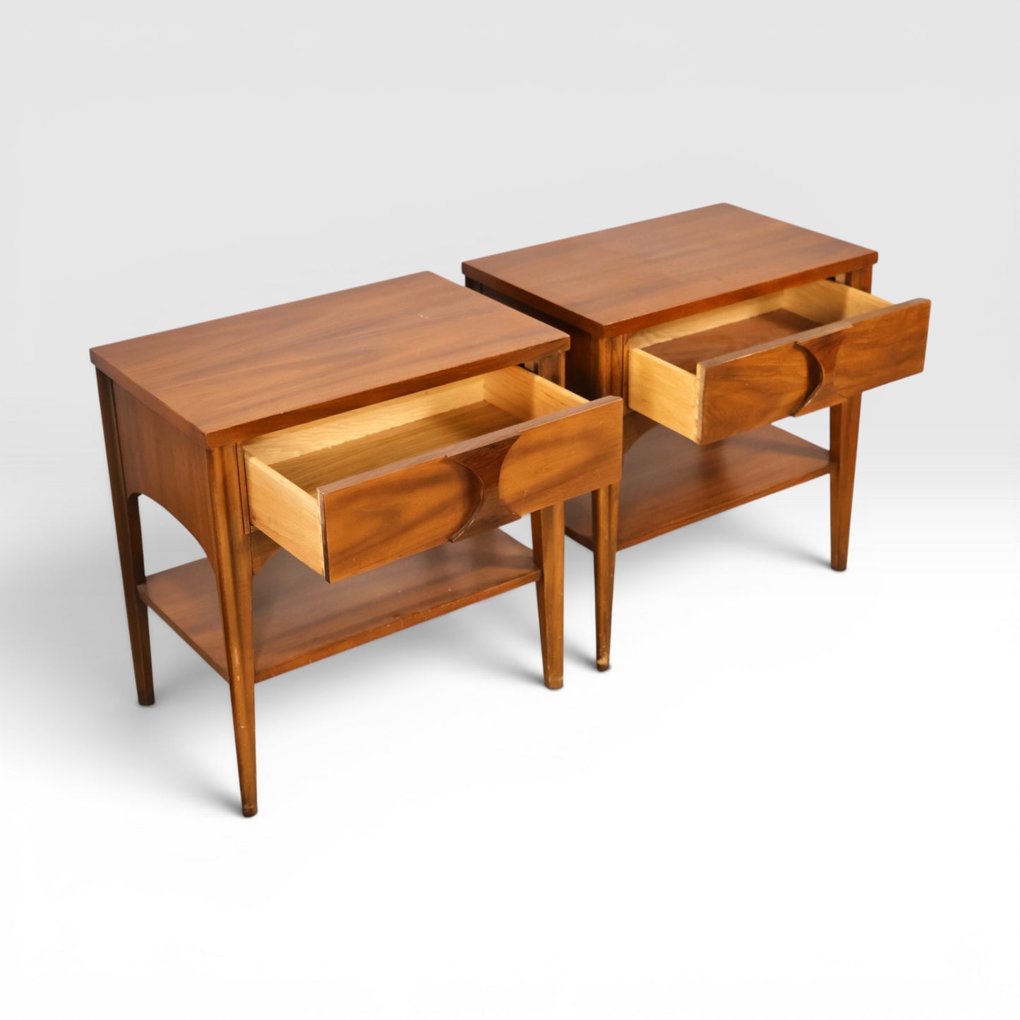 Kent Coffey Perspecta Vintage Mid Century Modern Pair of Nightstands c. 1960s