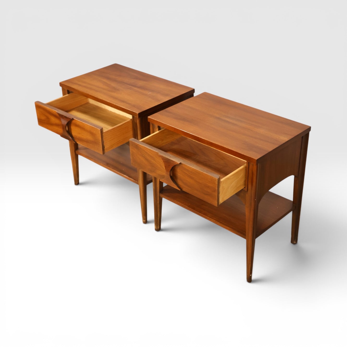 Kent Coffey Perspecta Vintage Mid Century Modern Pair of Nightstands c. 1960s