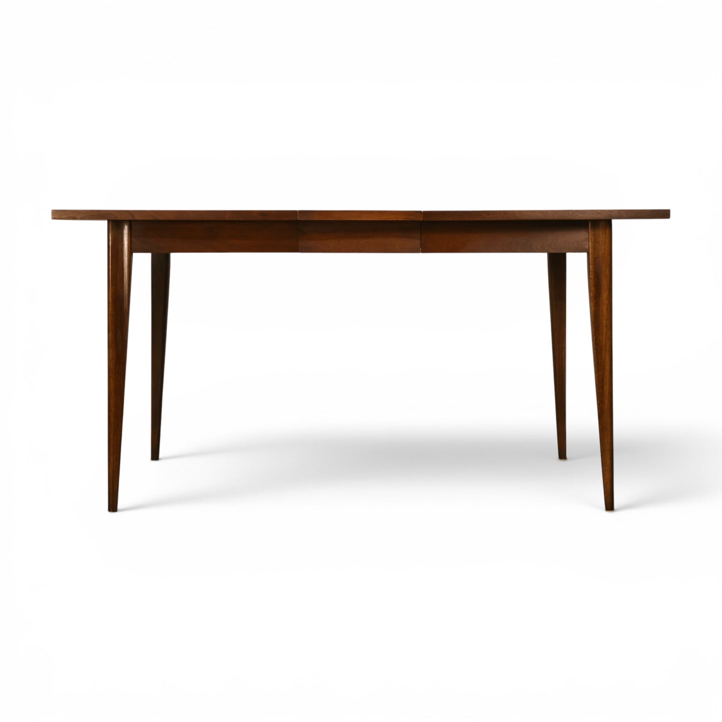 Broyhill Saga dining table with leaf installed extended view