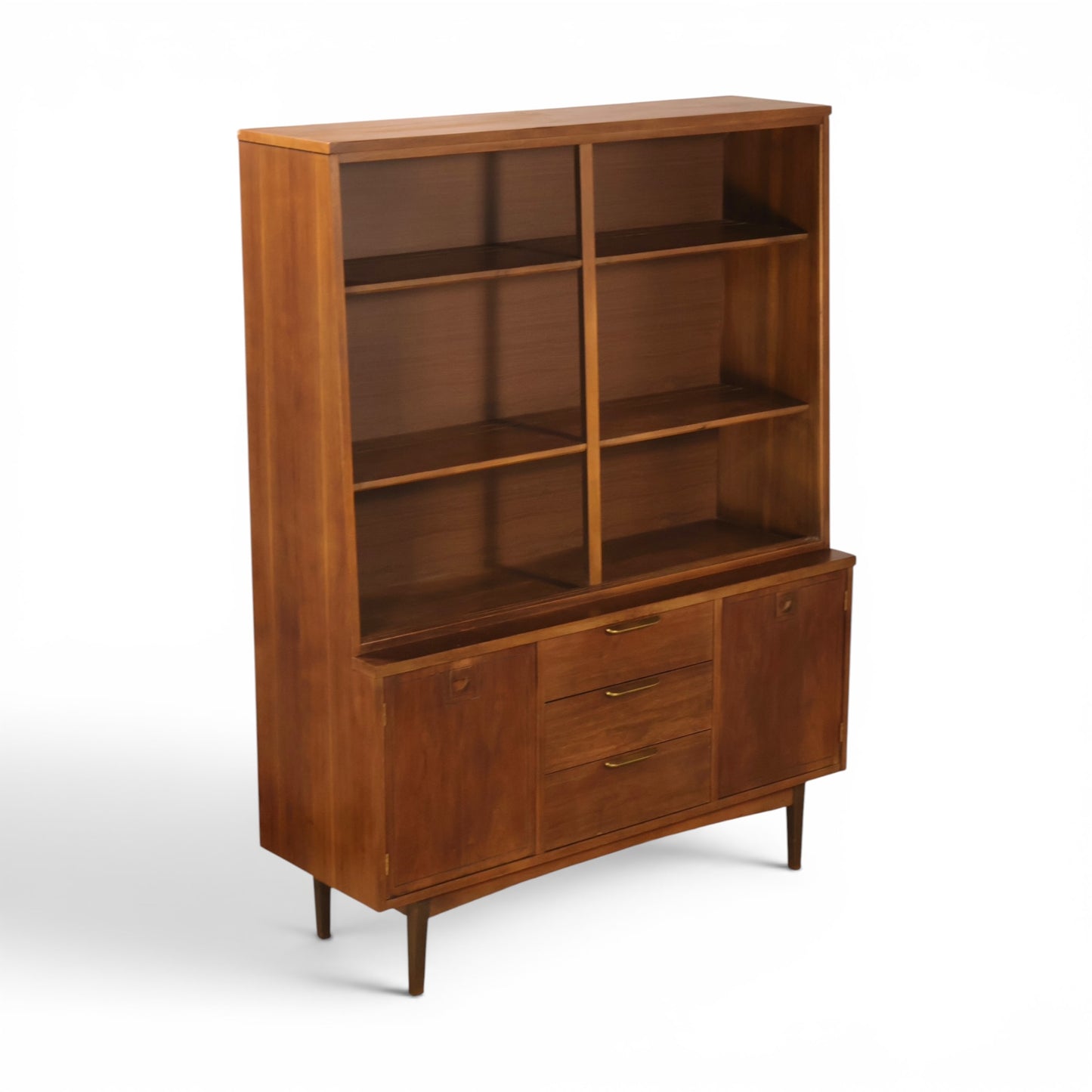 Stanley china cabinet three quarter view on tapered legs