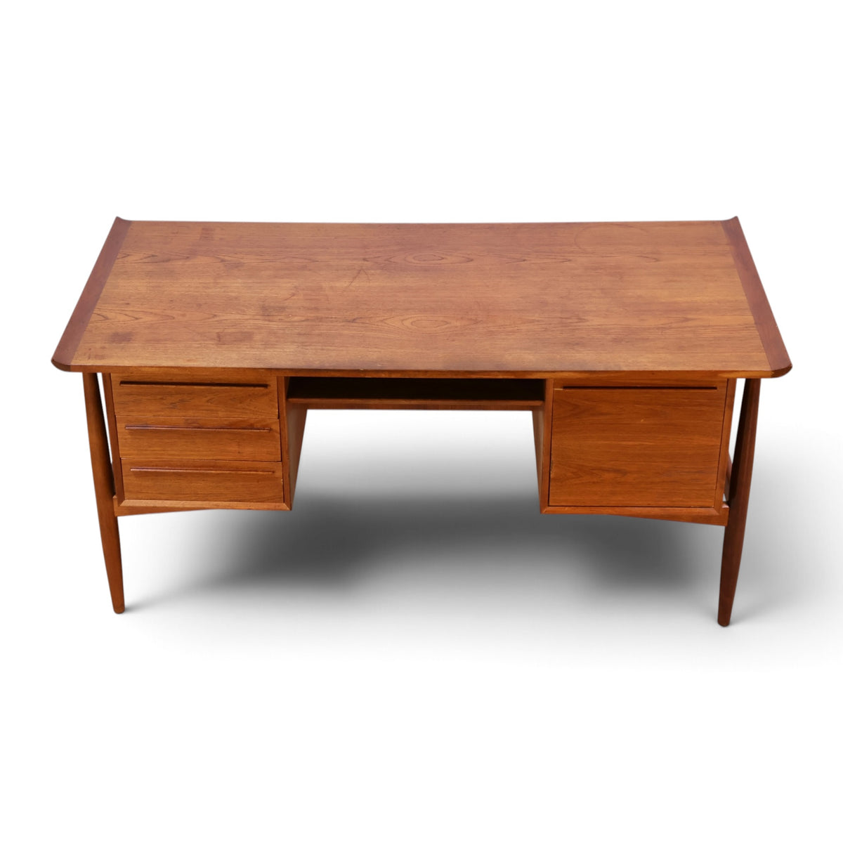 Arne Vodder for HP Hansen teak executive desk top view