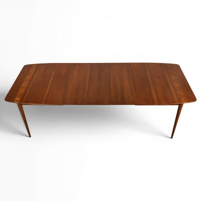 Accord dining table leaves detail