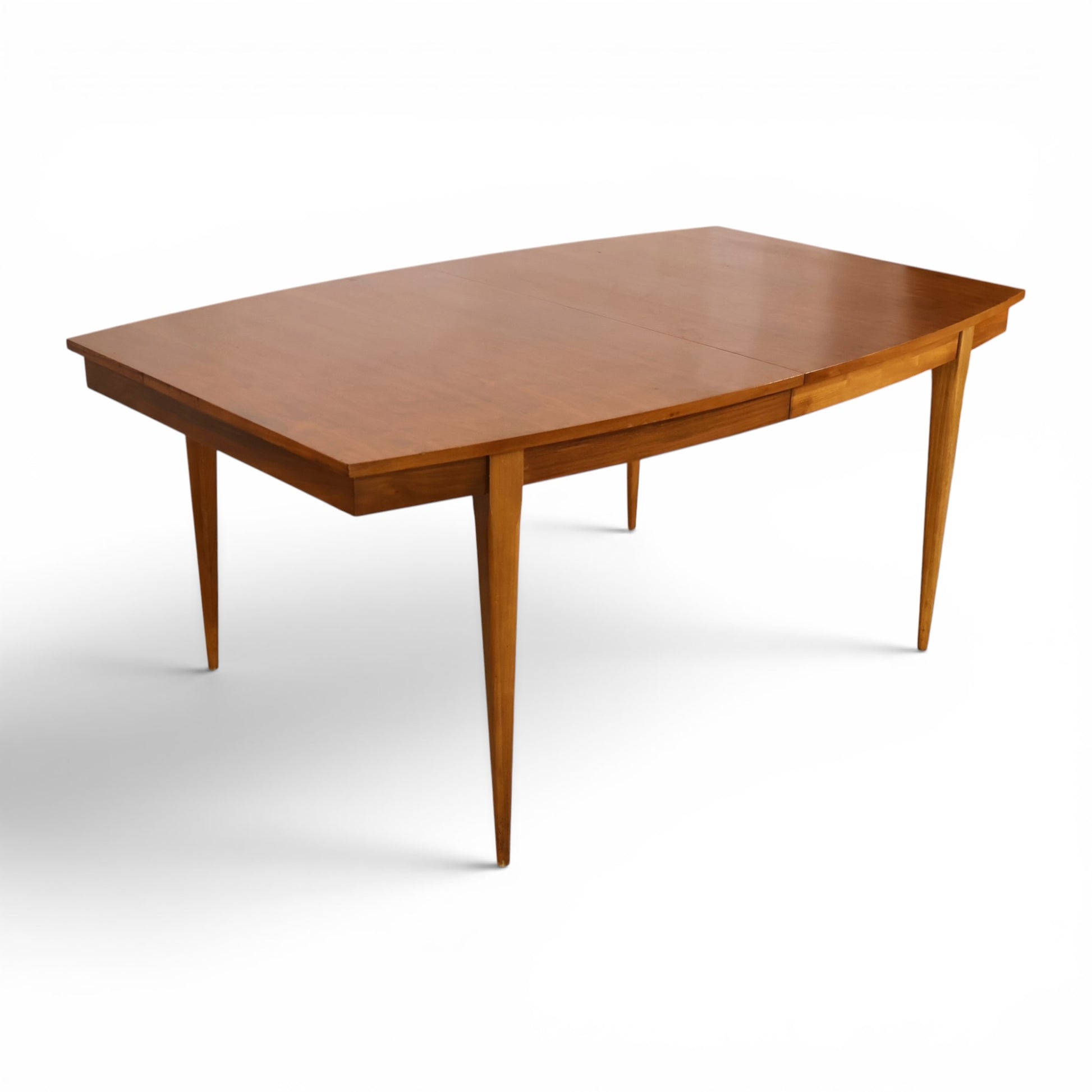 Young Manufacturing dining table three quarter view closed