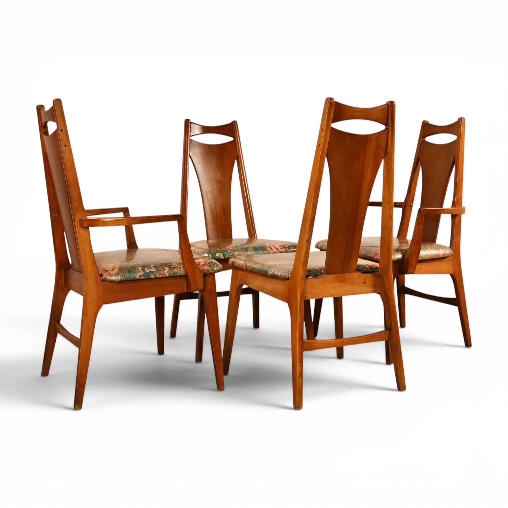 Young Manufacturing dining chair seat and leg detail