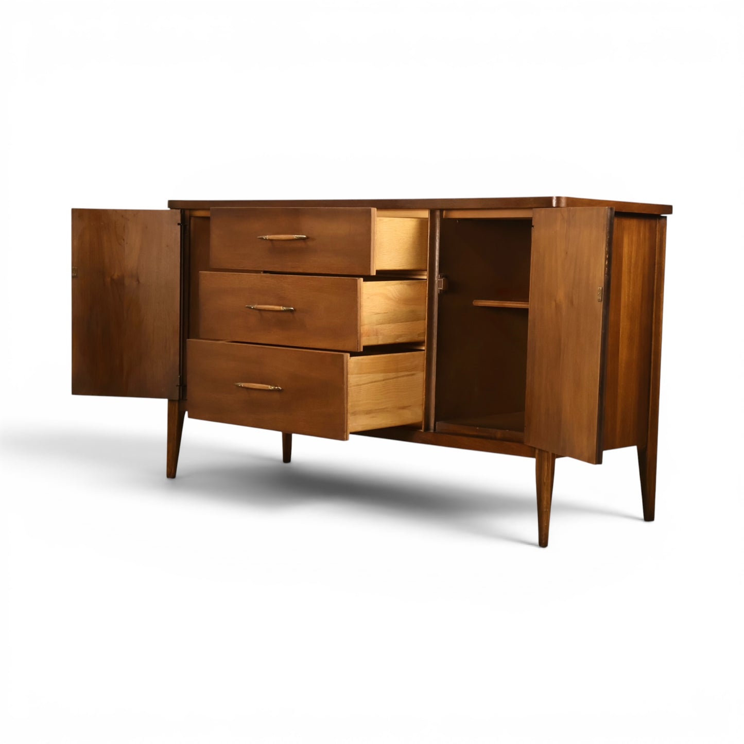 Broyhill Saga credenza walnut top and grain detail