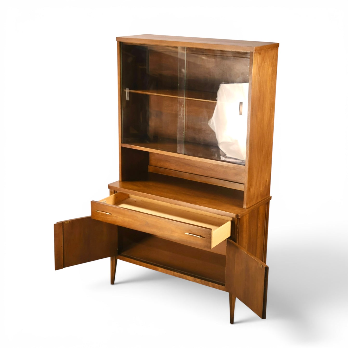 Broyhill Saga petite china cabinet side profile