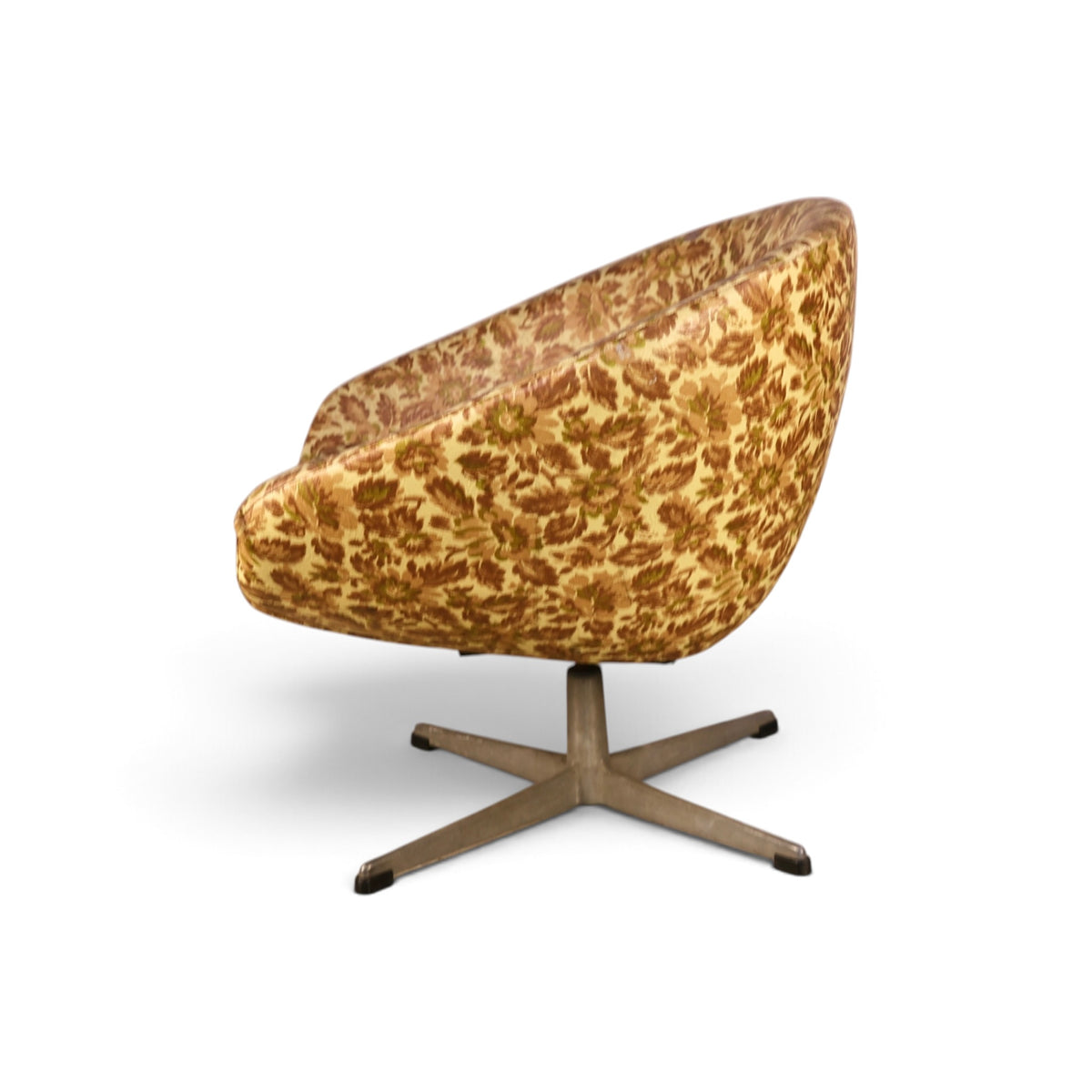 Overman Sweden pod swivel chair side view