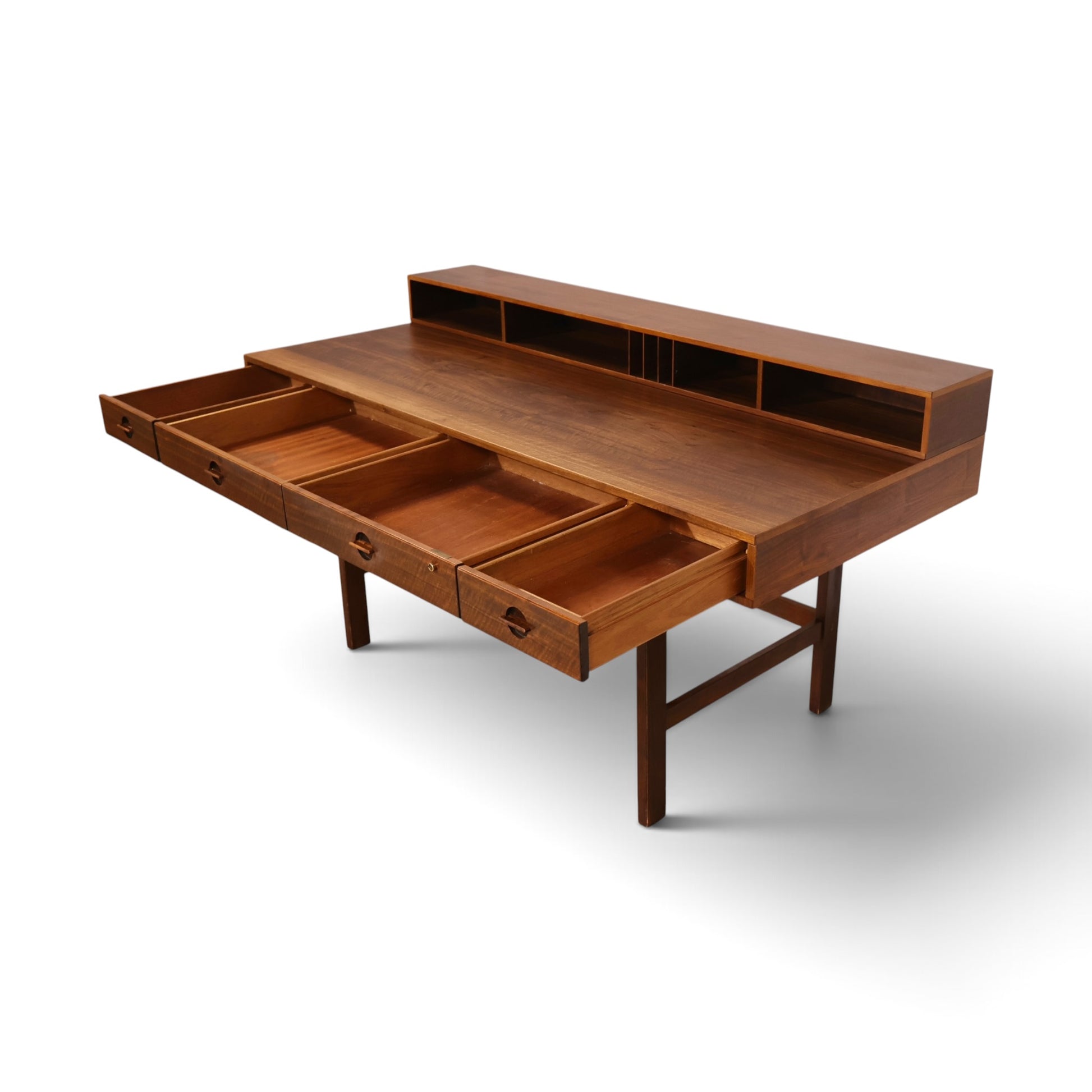 Peter Lovig teak desk teak grain detail