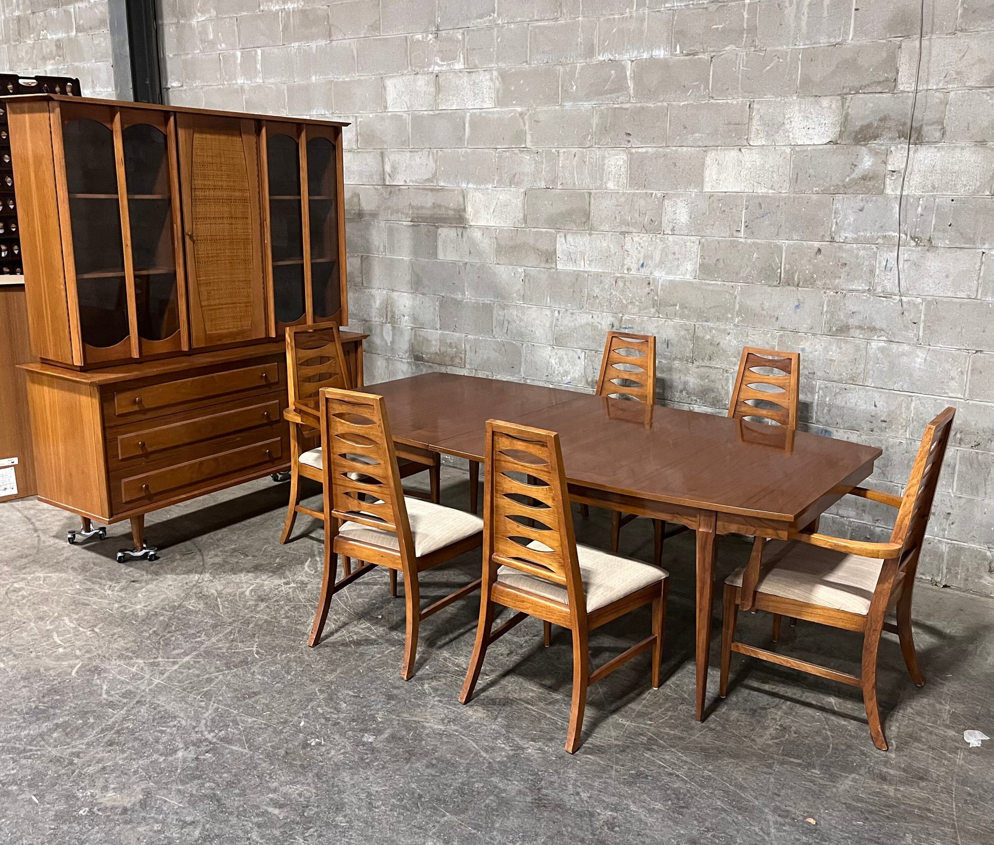 Young Manufacturing Mid Century Modern Vintage Dining Set - Table, Chairs, China Cabinet from the 1960s